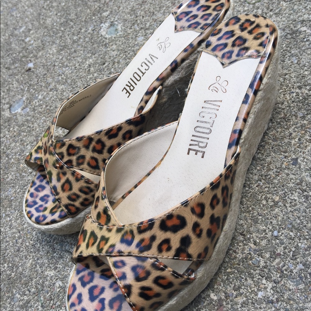 La Victoire Leopard Print Wedge Slides Size 8.5m - image 3